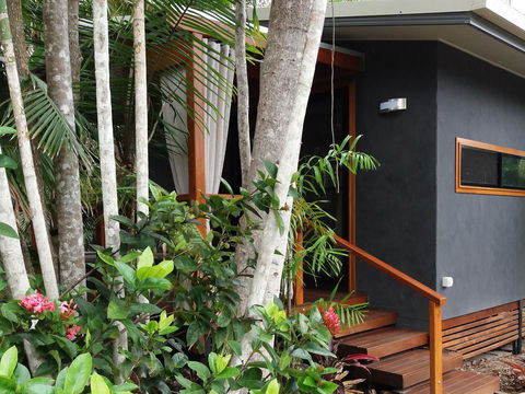 Forest Lodge: Little Villa - Grafton Accommodation 0