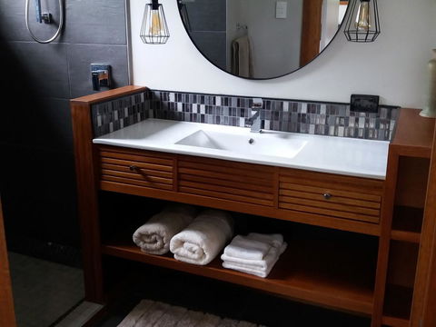 Forest Lodge: Little Villa - Grafton Accommodation 2