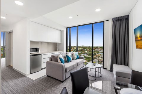 Essence Suites Taringa - Grafton Accommodation 3
