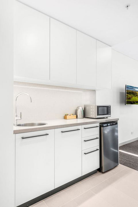 Essence Suites Taringa - Grafton Accommodation 33