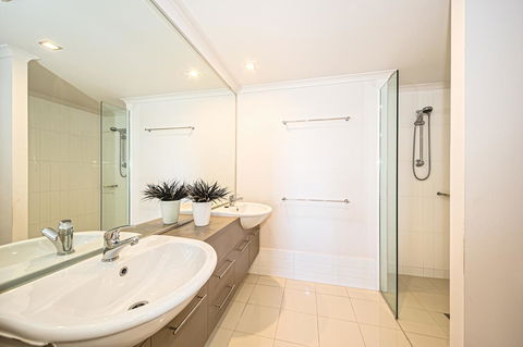 On The Bay Apartments - Grafton Accommodation 18