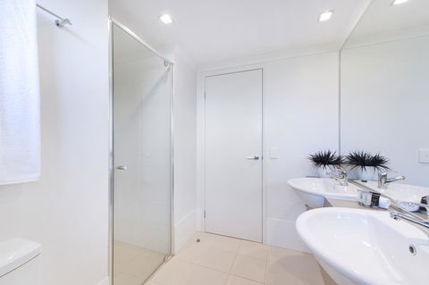 On The Bay Apartments - Grafton Accommodation 24