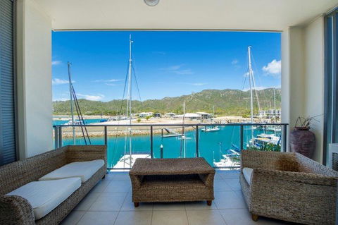 Absolute Waterfront Magnetic Island - Grafton Accommodation 13