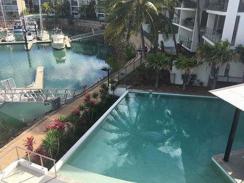 Absolute Waterfront Magnetic Island - Grafton Accommodation 3