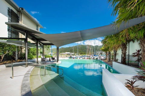 Absolute Waterfront Magnetic Island - Grafton Accommodation 21