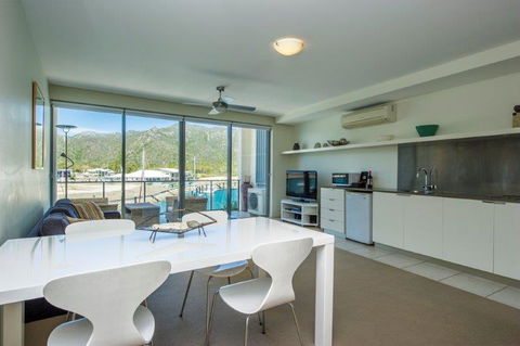 Absolute Waterfront Magnetic Island - Grafton Accommodation 17