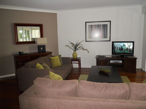 BeachView Apartments At Villa Paradiso - Grafton Accommodation 9