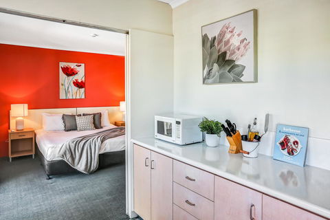 Coral Tree Inn - Grafton Accommodation 3