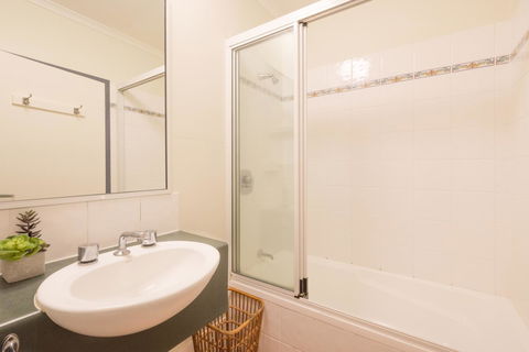 Coral Tree Inn - Grafton Accommodation 41
