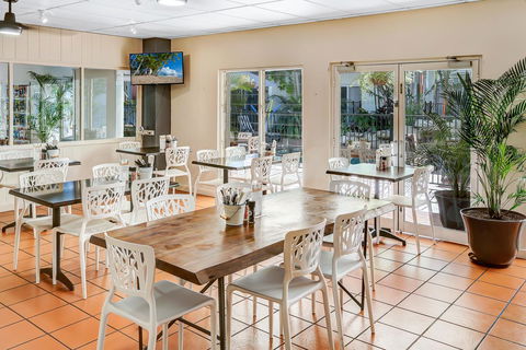 Coral Tree Inn - Grafton Accommodation 26