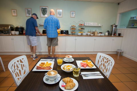 Coral Tree Inn - Grafton Accommodation 8