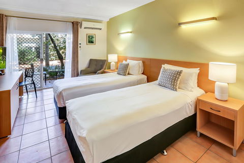 Coral Tree Inn - Grafton Accommodation 11