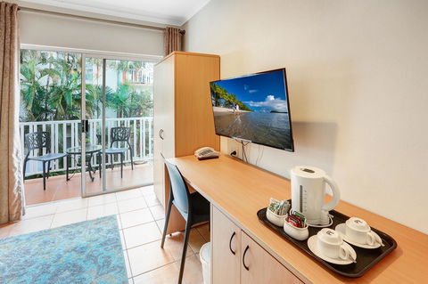 Coral Tree Inn - Grafton Accommodation 12