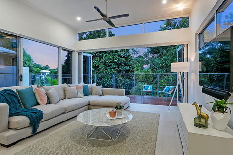 Oceans Edge Holiday Home - Grafton Accommodation 2