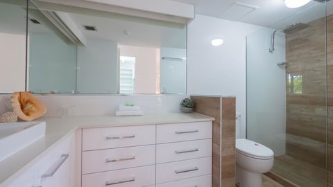 Norfolk Luxury Beachfront Apartments - Grafton Accommodation 17