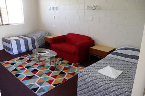 YAL Cairns - A Motel That Makes A Difference - Grafton Accommodation 3