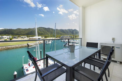 Blue On Blue Studio Room 1322 - Grafton Accommodation 1