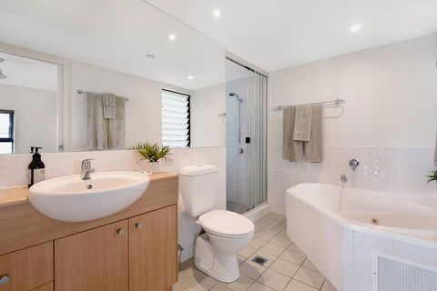 Oasis Apartments On Hamilton Island By HIHA - Grafton Accommodation 16