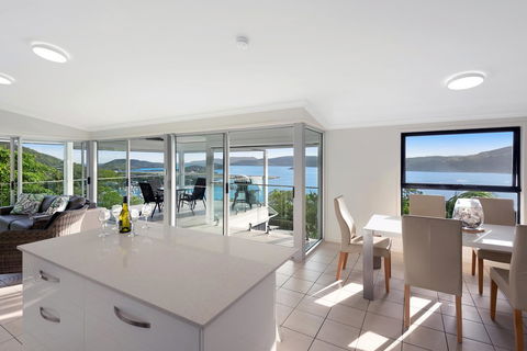 Oasis Apartments On Hamilton Island By HIHA - Grafton Accommodation 37