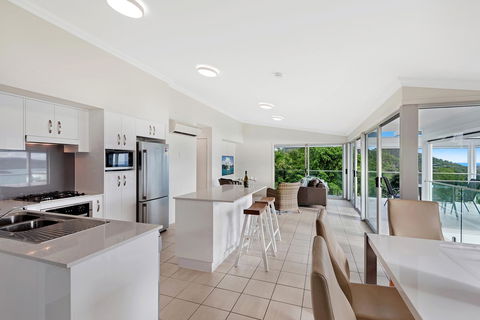 Oasis Apartments On Hamilton Island By HIHA - Grafton Accommodation 40