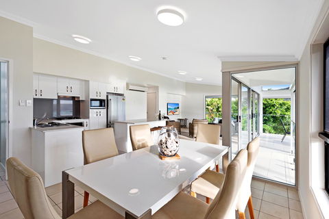 Oasis Apartments On Hamilton Island By HIHA - Grafton Accommodation 39