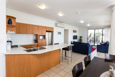 Oasis Apartments On Hamilton Island By HIHA - Grafton Accommodation 3