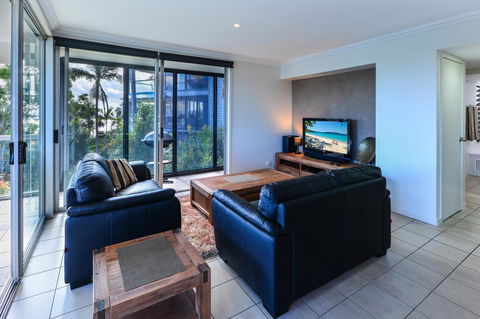 Oasis Apartments On Hamilton Island By HIHA - Grafton Accommodation 11