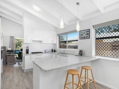 Beautiful Home- Walk To Beach-Short Drive To Noosa - Grafton Accommodation 0