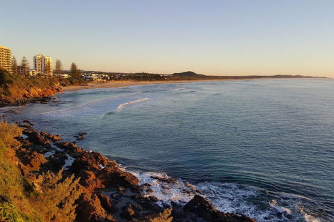 Beautiful Home- Walk To Beach-Short Drive To Noosa - Grafton Accommodation 9