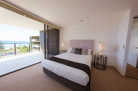 Ambience On Burleigh Beach - Grafton Accommodation 15