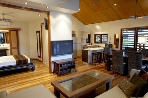 Pure Magnetic Villa 6 - Grafton Accommodation 3