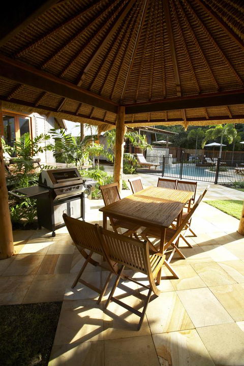 Pure Magnetic Villa 6 - Grafton Accommodation 10