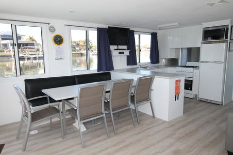 Coomera Houseboats - Grafton Accommodation 16