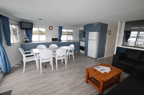 Coomera Houseboats - Grafton Accommodation 5