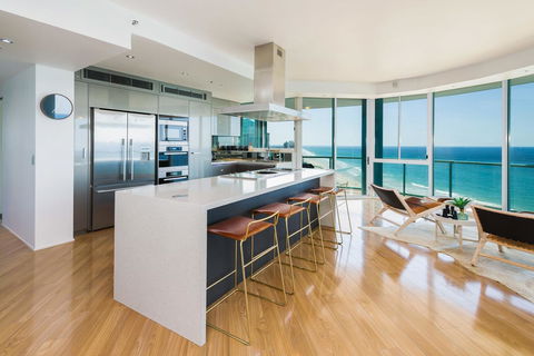 The Waterford On Main Beach - Grafton Accommodation 8
