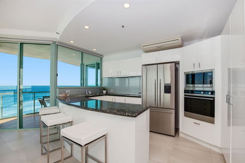 The Waterford On Main Beach - Grafton Accommodation 24
