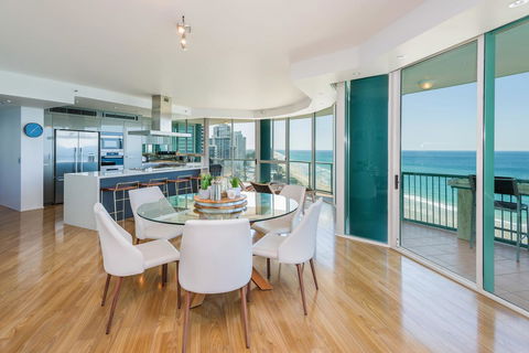 The Waterford On Main Beach - Grafton Accommodation 10