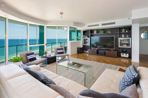 The Waterford On Main Beach - Grafton Accommodation 5