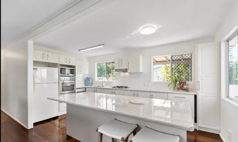 Highland House - Grafton Accommodation 11