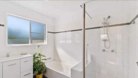 Highland House - Grafton Accommodation 12