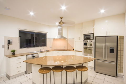 Portside Whitsunday Luxury Holiday Apartments - Grafton Accommodation 25