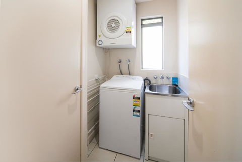 Portside Whitsunday Luxury Holiday Apartments - Grafton Accommodation 11
