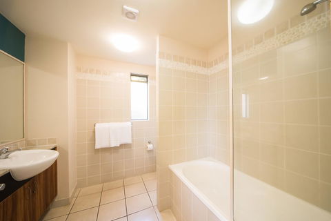 Portside Whitsunday Luxury Holiday Apartments - Grafton Accommodation 14