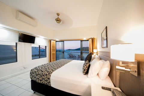Portside Whitsunday Luxury Holiday Apartments - Grafton Accommodation 24