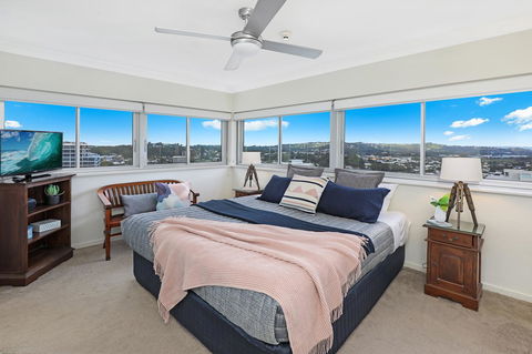 Elouera Tower - Grafton Accommodation 0
