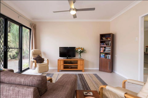 The Villa At The Bay - Grafton Accommodation 8