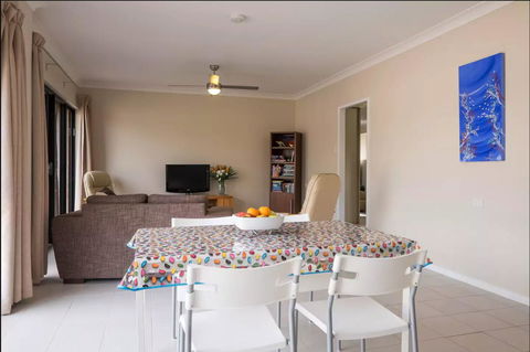 The Villa At The Bay - Grafton Accommodation 10