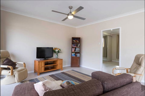 The Villa At The Bay - Grafton Accommodation 9