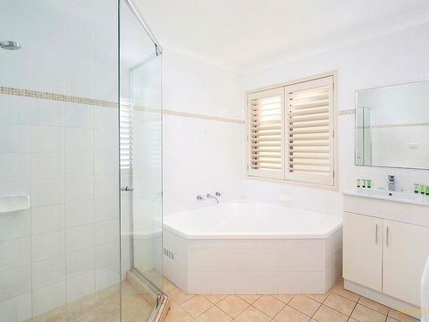 Watermark #25 - 25/4 Karla Avenue, Terrigal - Grafton Accommodation 3