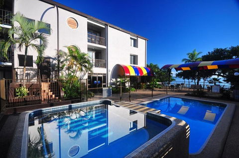 Waters Edge The Strand - Grafton Accommodation 0